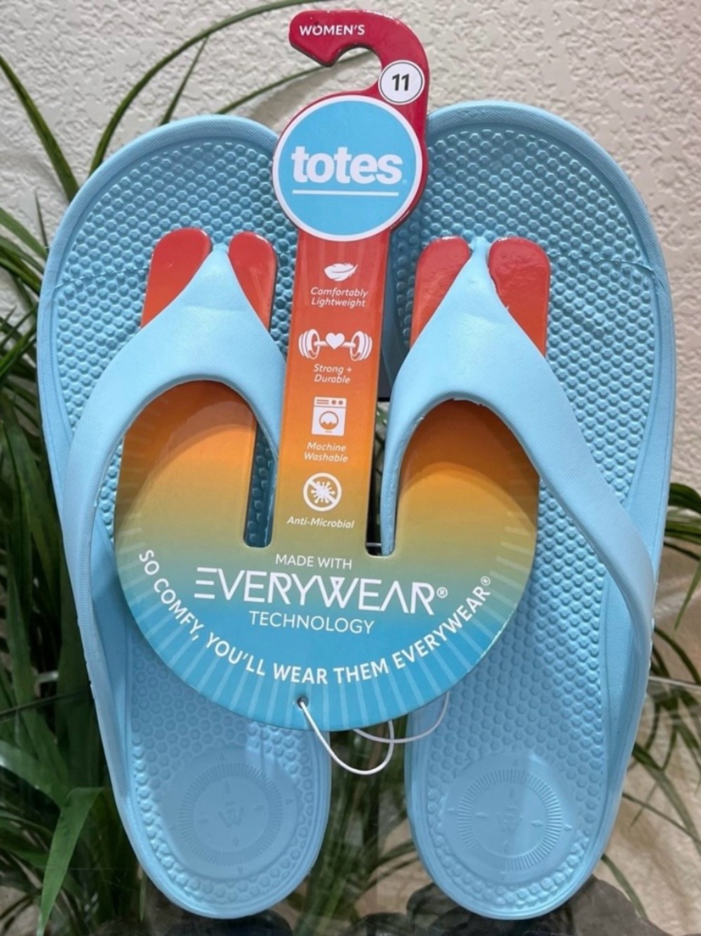 ☀️TOTES☀️ Women's Ara Thong with Everywear® Technology  Size 11
